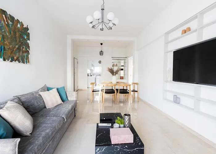 Sunny N Luxury Apt In Glyfadas Center
