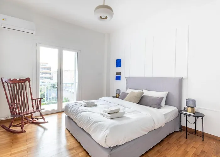 Sunny N Luxury Apt In Glyfadas Center